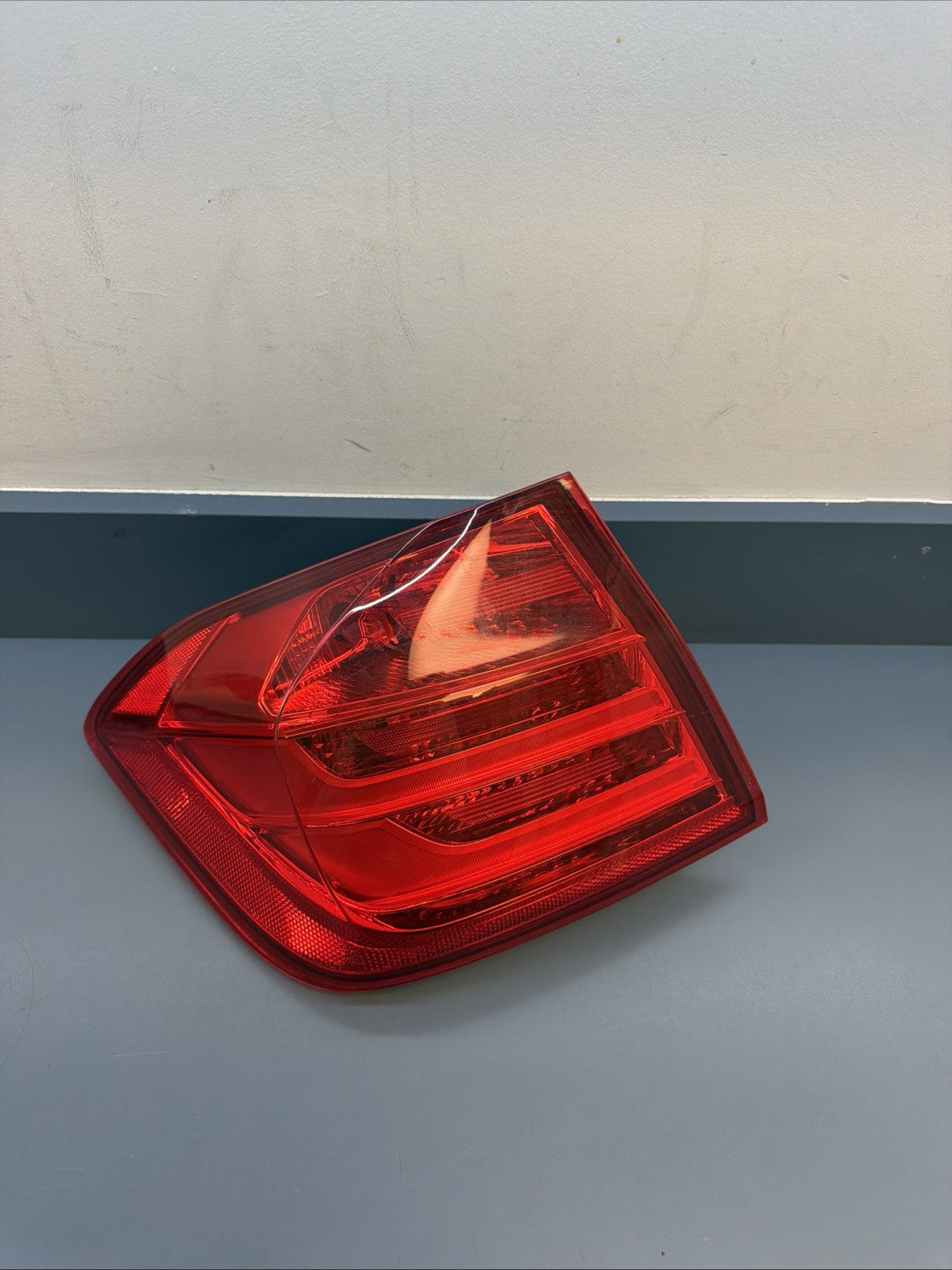 2011-2015 BMW 328IX F30 REAR LEFT SIDE OUTER TAILLIGHT LIGHT LAMP OEM 7372785