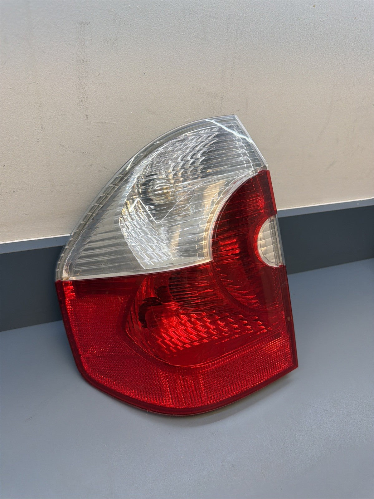 2004-2006 BMW X3 E83 LEFT Outer Taillight Tail Light OEM 3404103 DRIVERS SIDE