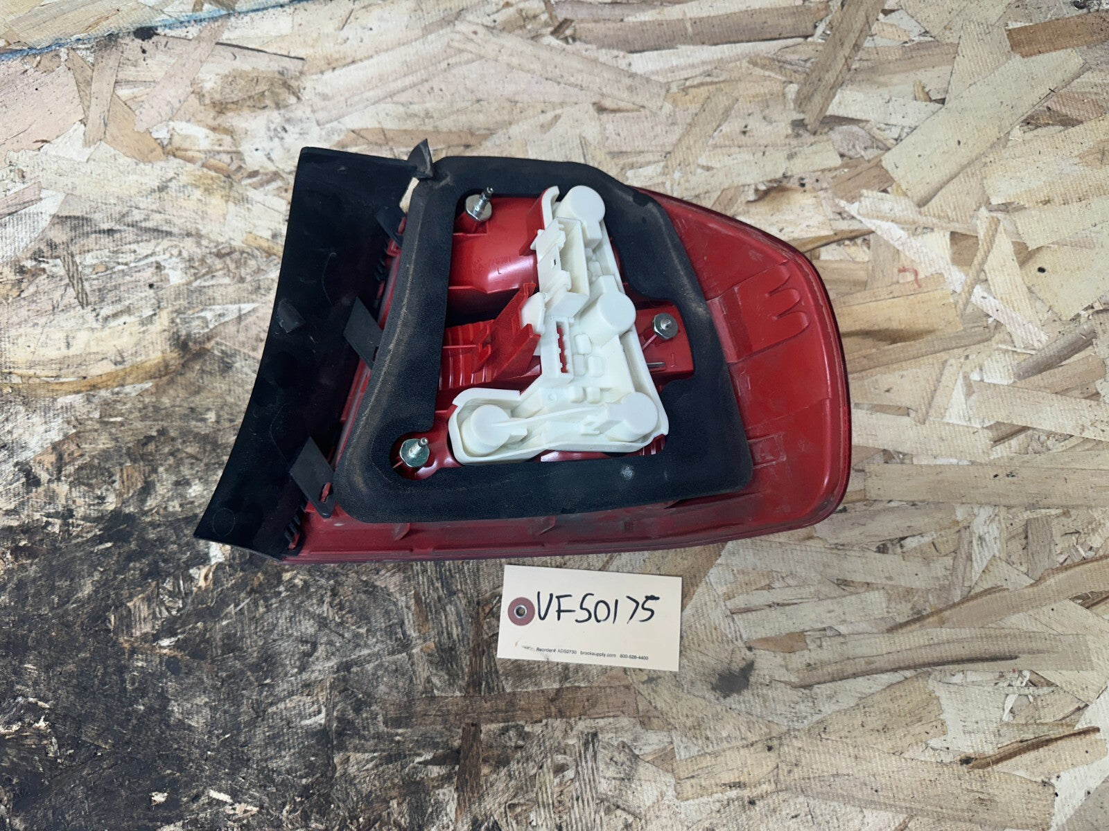 BMW 2006-2008 E90 3 SERIES SEDAN LEFT DRIVER OUTER TAIL LIGHT OEM 7161955