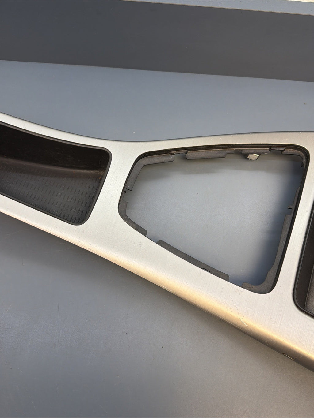 06-13 BMW E90 E92 328i 330i 335i Center Console Brushed Aluminum trim 7118034