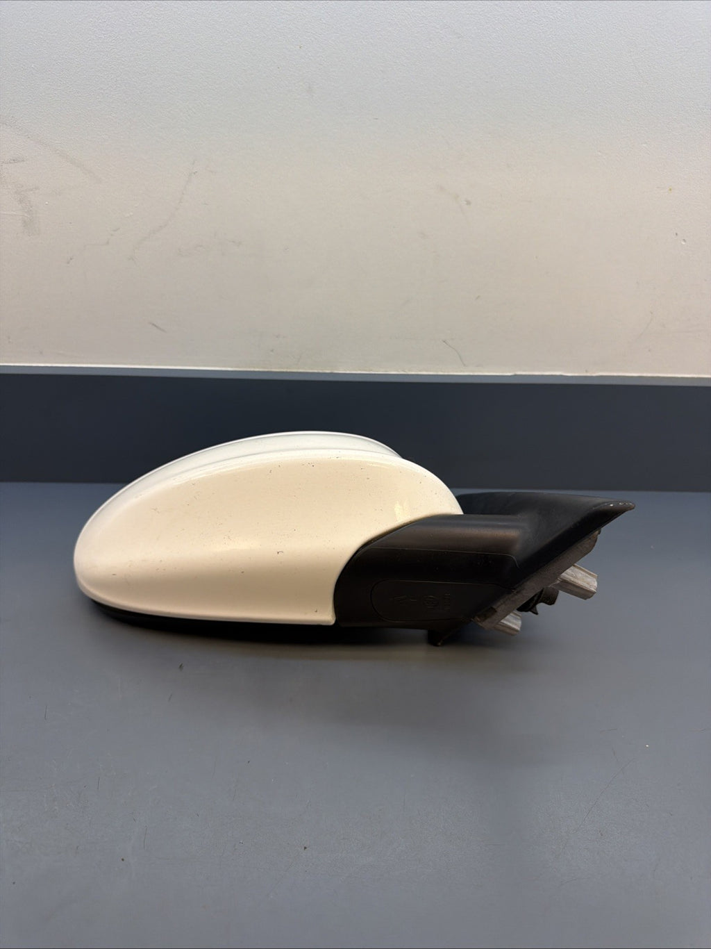 06-08 BMW E90 E91 325i FRONT RIGHT PASSANGER Side Mirror OEM PRE LCI 7075626