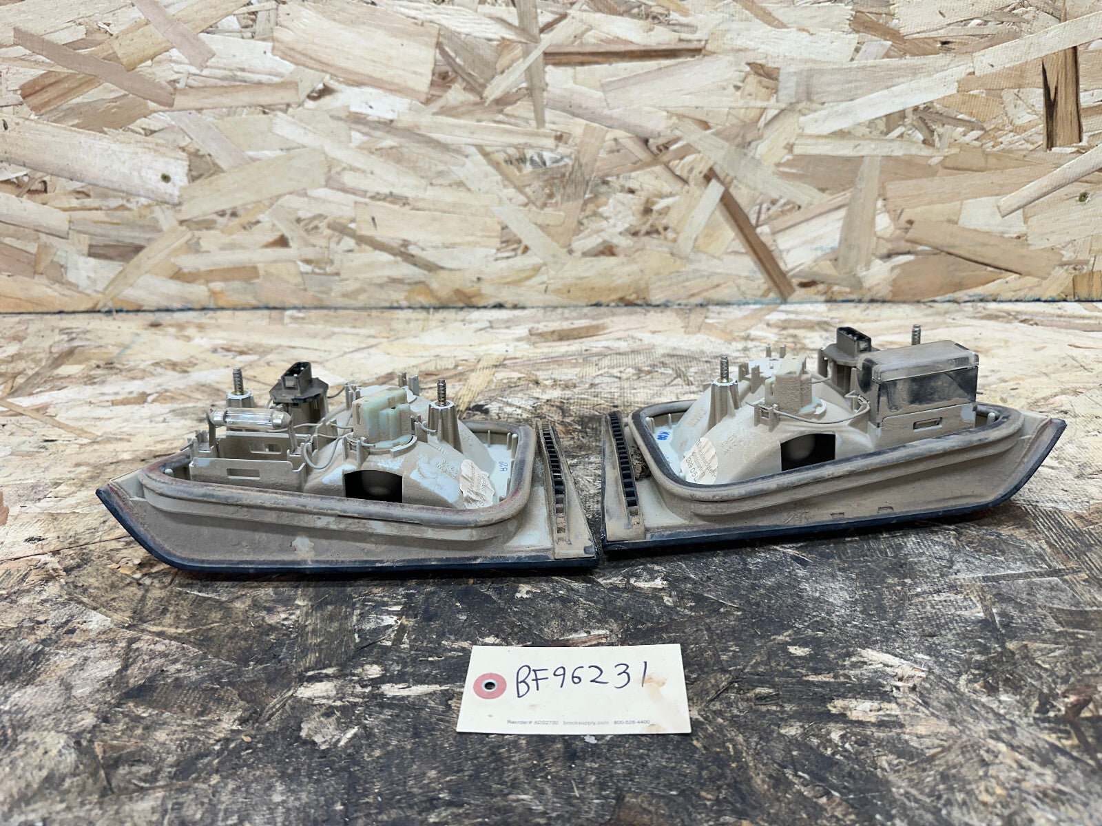 BMW 92-96 E34 5 SERIES SEDAN INNER TAIL LIGHT SET R+L 2PC OEM 1379398+1389015