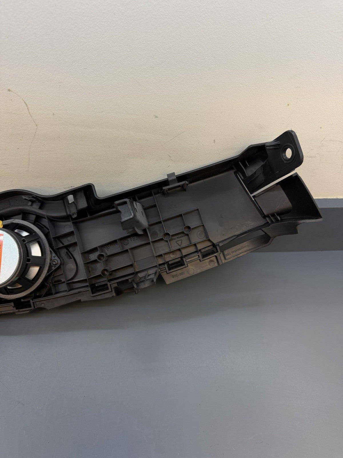 2013-2015 BMW X1 REAR LEFT SIDE WINDOW SHELF SUPPORT W/ SPEAKER OEM 51462991853