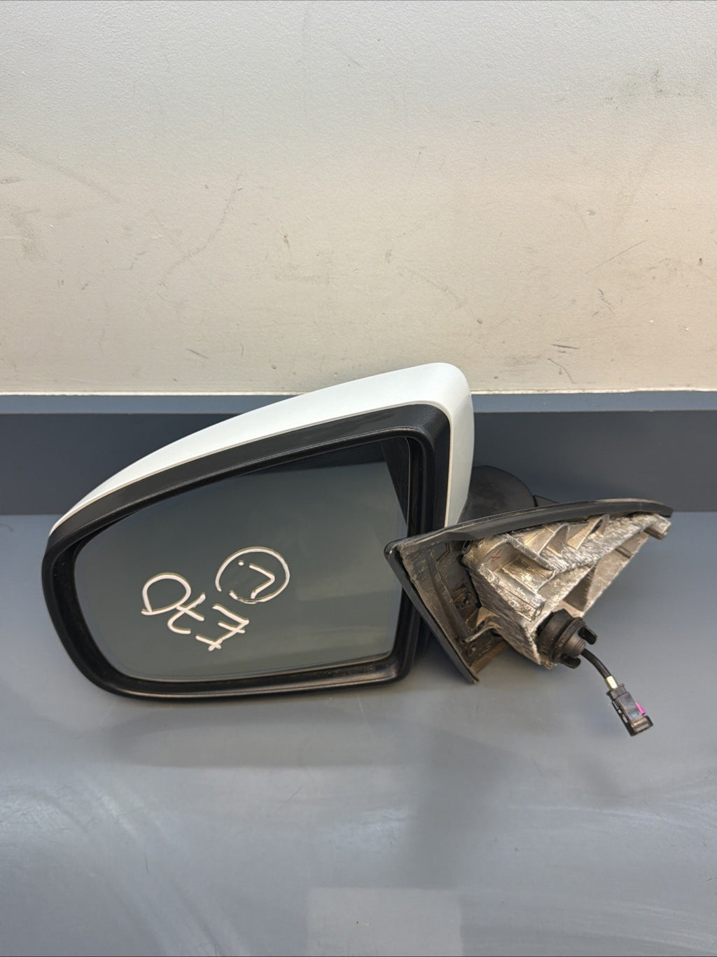 2007-2013 BMW X5 E70 FRONT LEFT DRIVER DOOR MIRROR 7136887 OEM WHITE