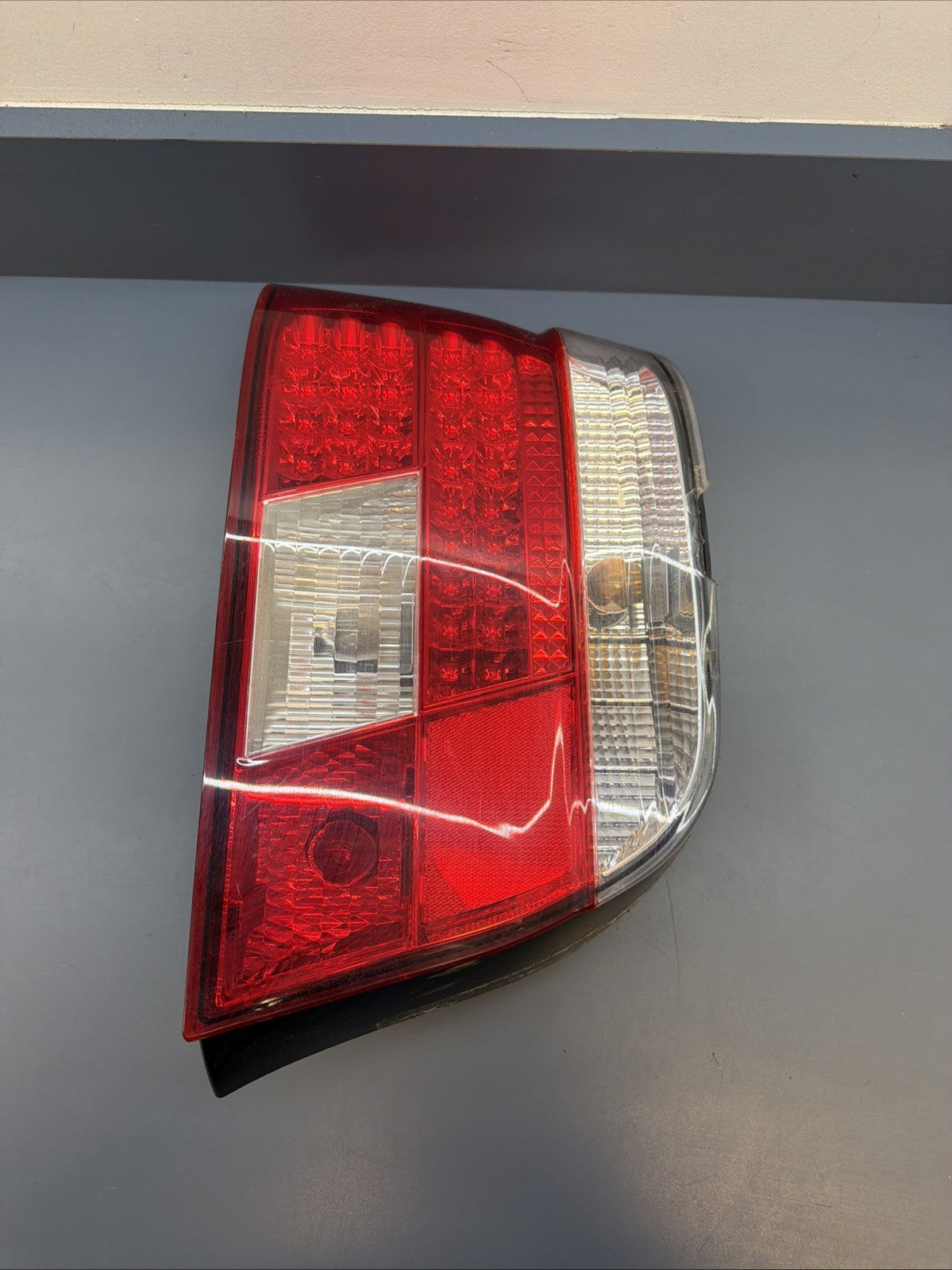 97-00 BMW 525i 530i 540i M5 E39 Rear Left Driver Side Tail Light Taillight *NOTE