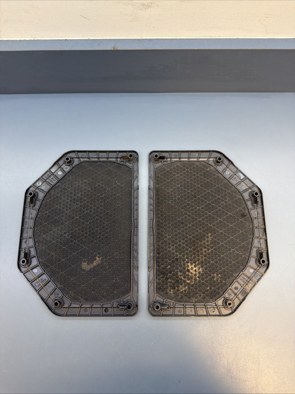 BMW E90 E93 E92 Central Floor Sub Woofer Cover 6925337 65136925337 OEM