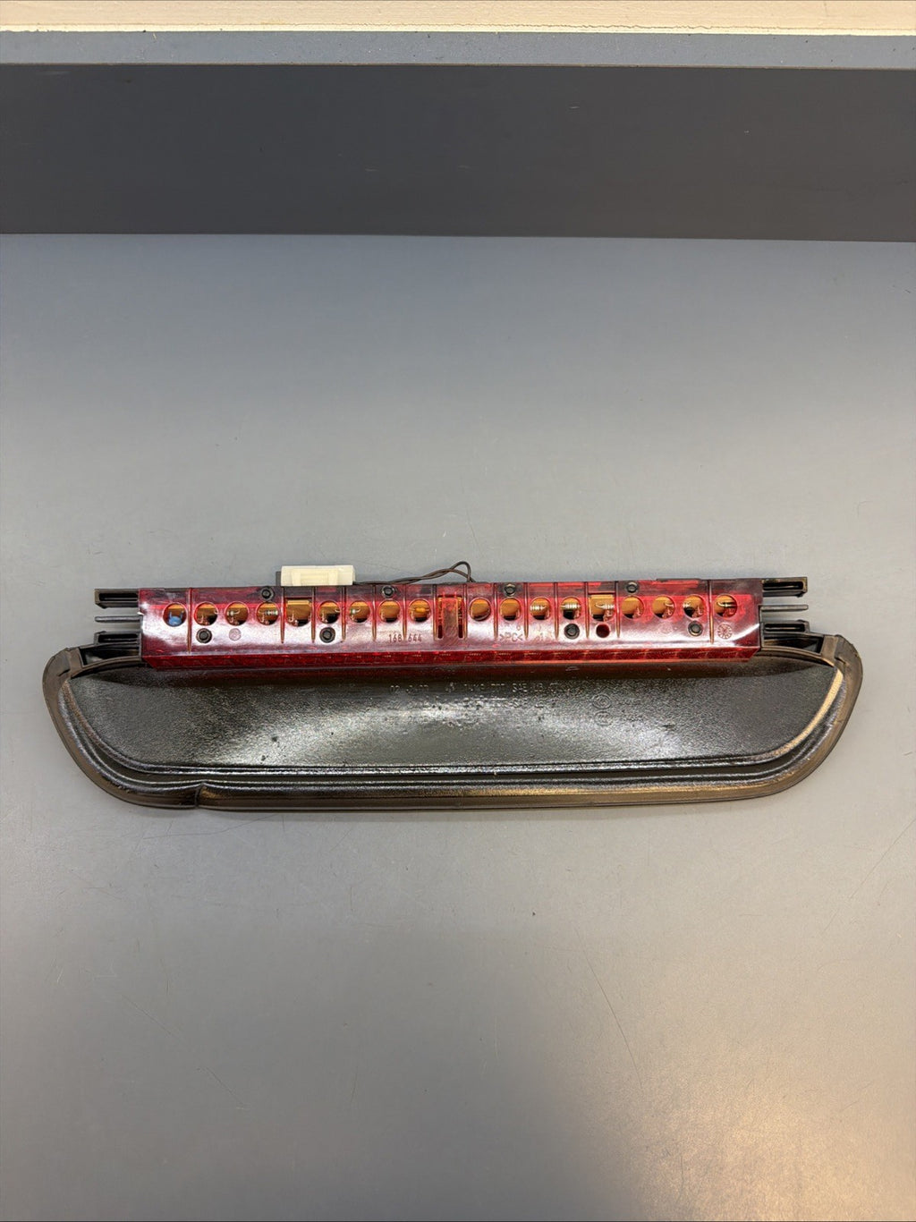 2006-2011 BMW E90 SEDAN 328I 330I 335I M3 THIRD BRAKE STOP LIGHT 7146059 *note*