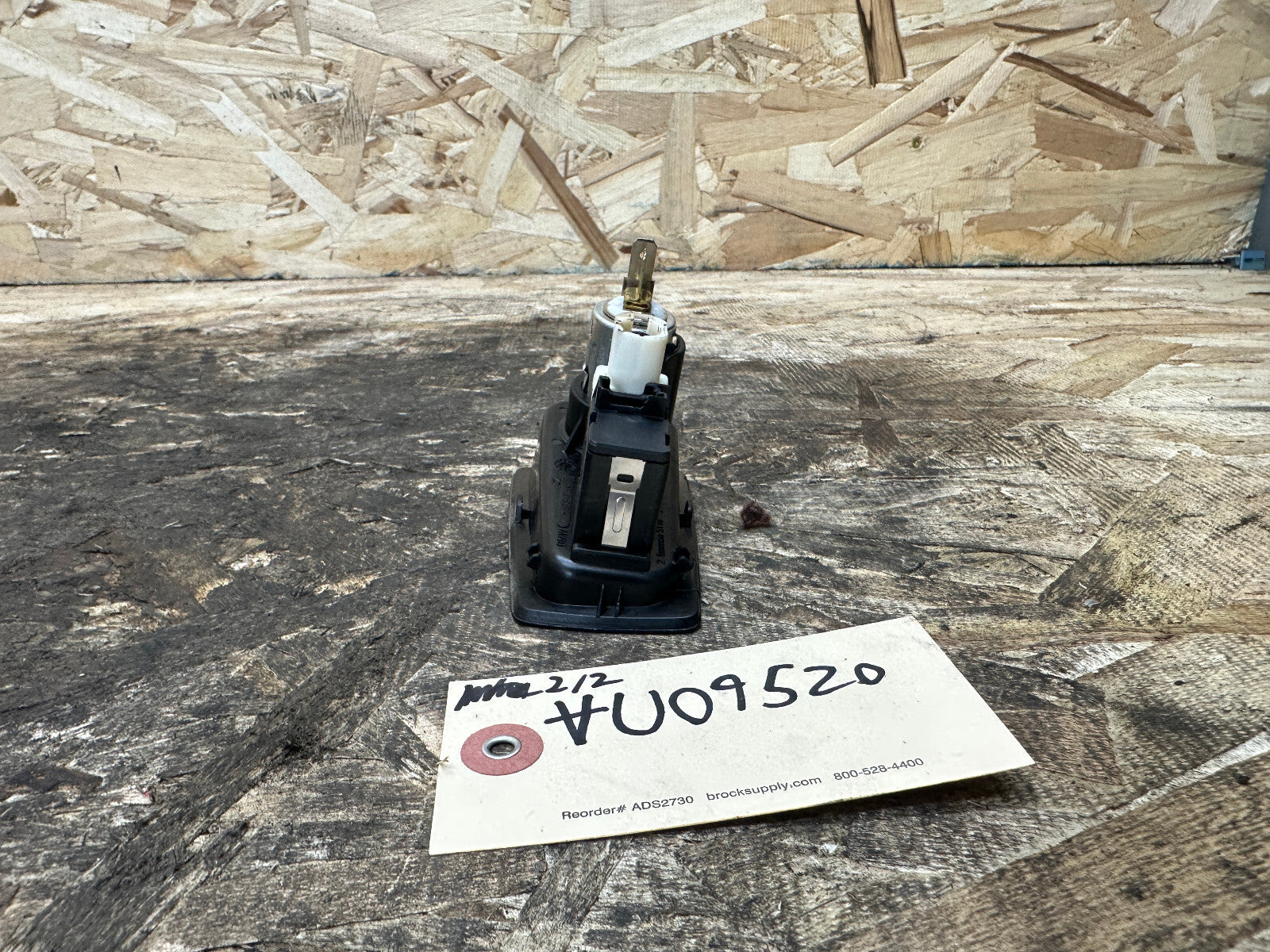 BMW 07-13 E88 E82 1 SERIES CIGGARETTE LIGHTER+AUX CONNECTOR OEM 9110410