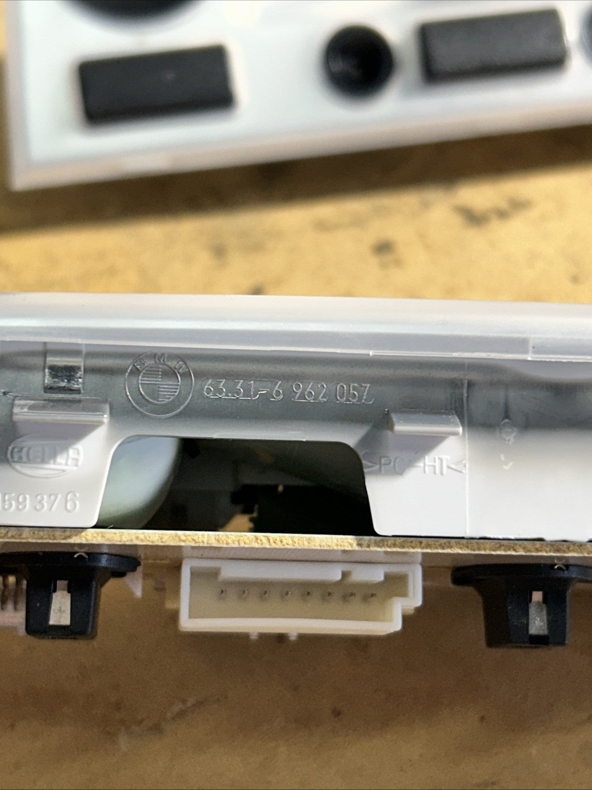 04-10 BMW 5 Series E60 Front Upper Overhead Reading Dome Light Lamp 6962057