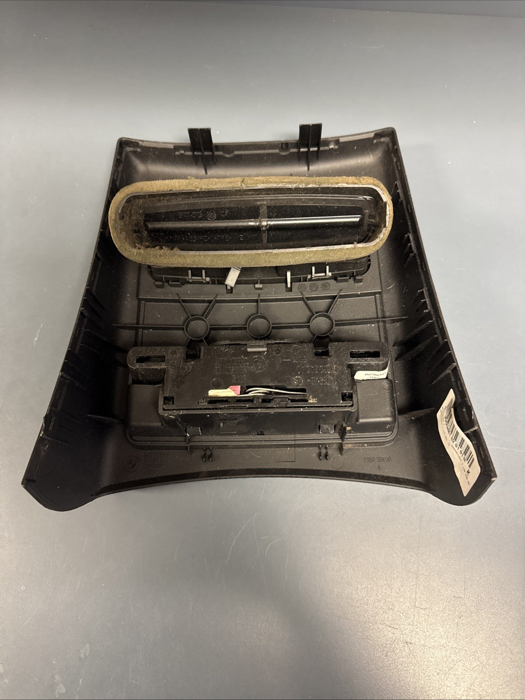 BMW 3 SERIES E90, REAR CENTRE CONSOLE TRIM WITH AIR VENT 7139048