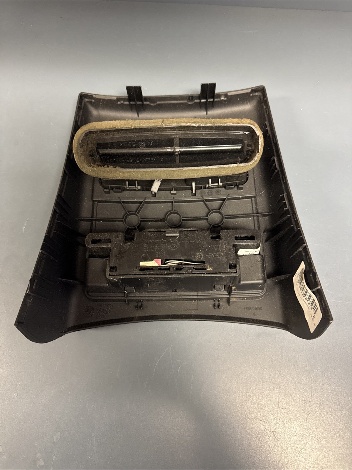 BMW 3 SERIES E90, REAR CENTRE CONSOLE TRIM WITH AIR VENT 7139048