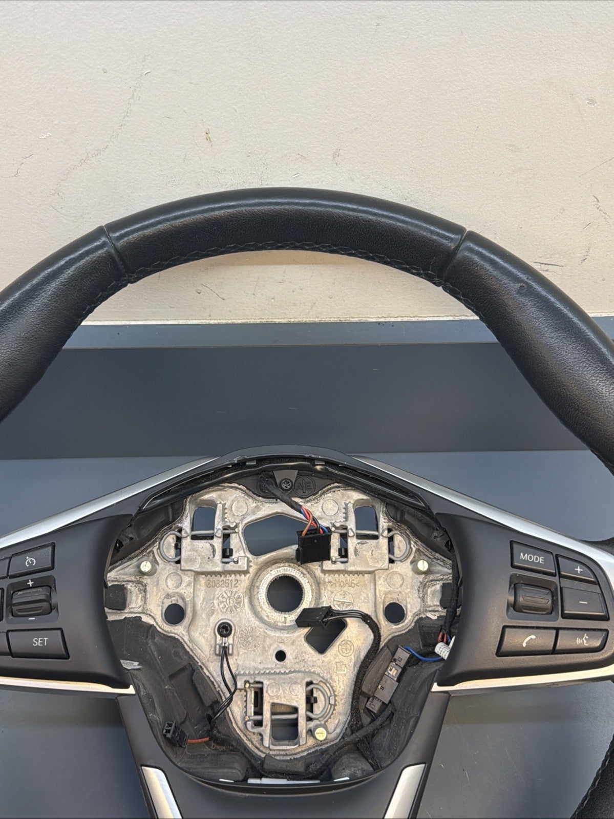 16-2022 BMW X1 F48 X2 F39 SPORT STEERING WHEEL W/ SWITCHES BLACK LEATHER 3082512