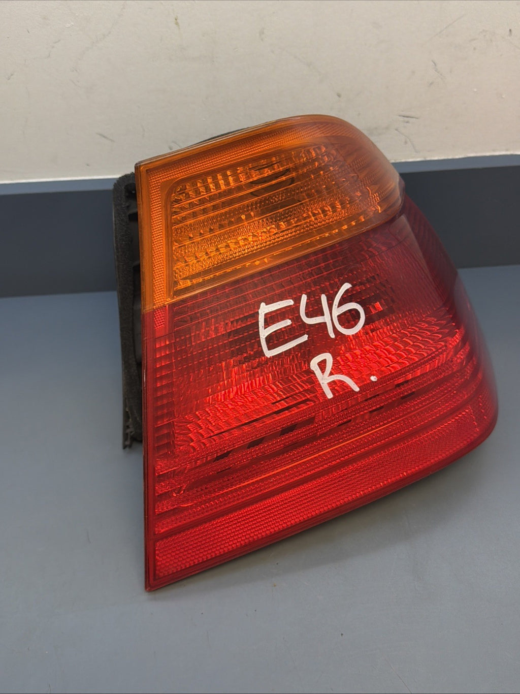 1999-2001 BMW 330i Rear Right Passenger Side Outer Tail Light 8364922 OEM