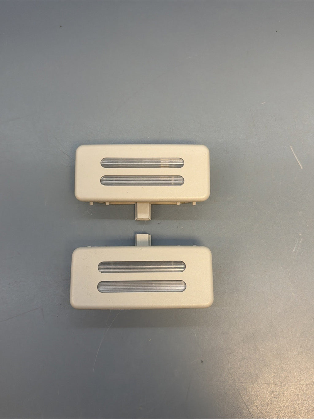2005-2011 BMW E90 E91 E92 325i 328i Roof Lights Pair Vanity Lights 6962011 GRAY