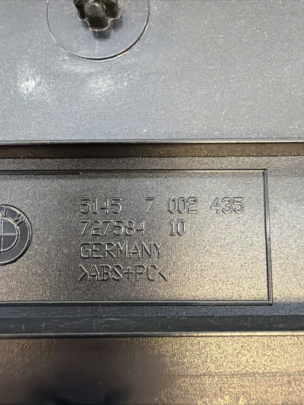 06-08 BMW 750LI E66 OEM STEERING WHEEL COLUMN TOP UPPER TRIM COVER BLACK 7002435