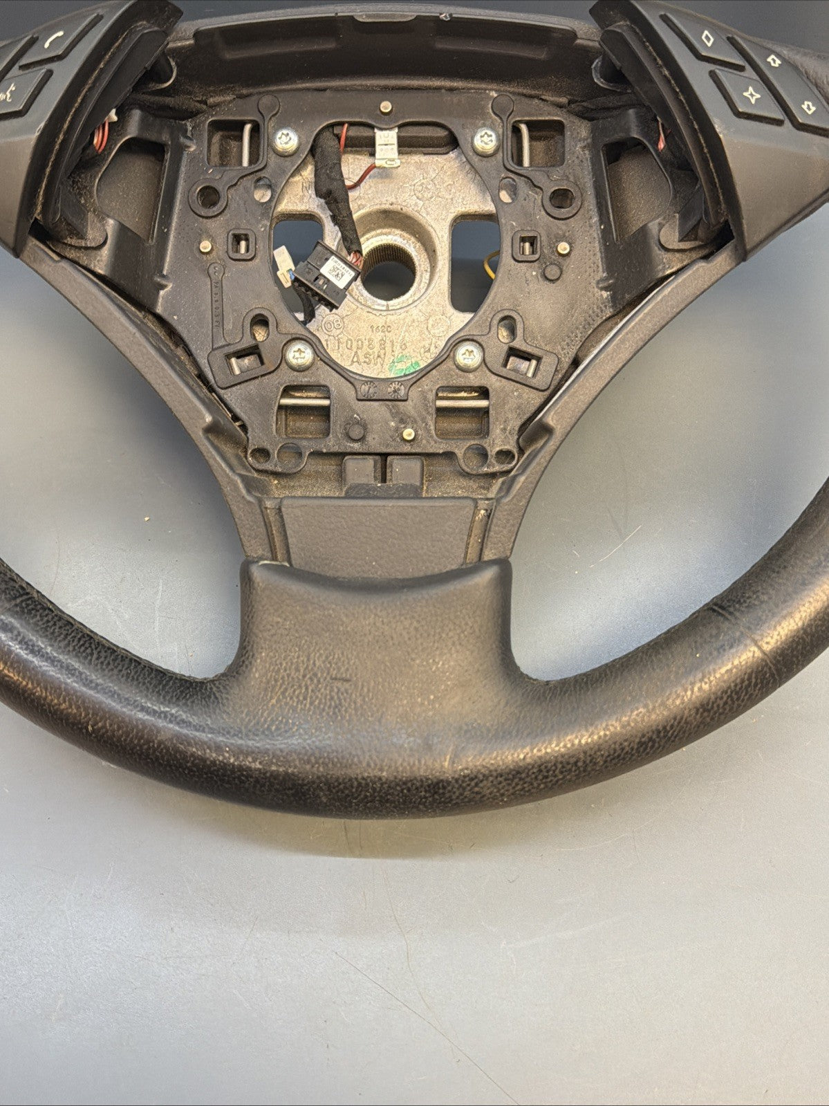 06-10 BMW E60 535i 528i 545i 550i Steering Wheel Non-Sport W/ Controls 3385E6030