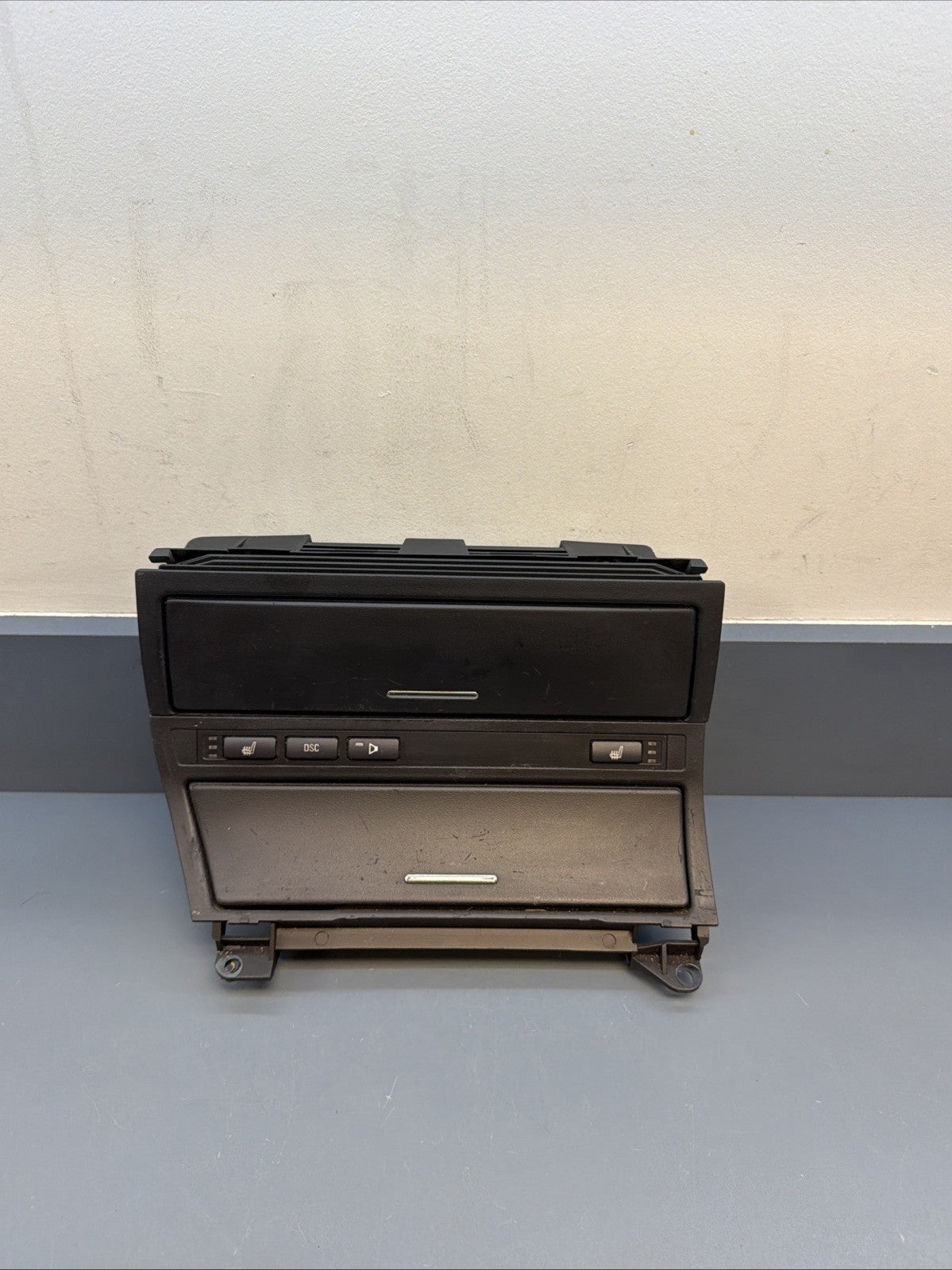 01-06 BMW E46 CONVERTIBLE DASH CENTER CONSOLE ASHTRAY DSC TOP ROOF 8268887