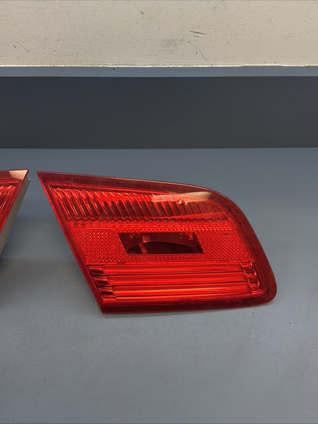 07-10 BMW E92 Coupe Pre Lci Left Inner & Right Inner Tail Lights 7162300 7162299