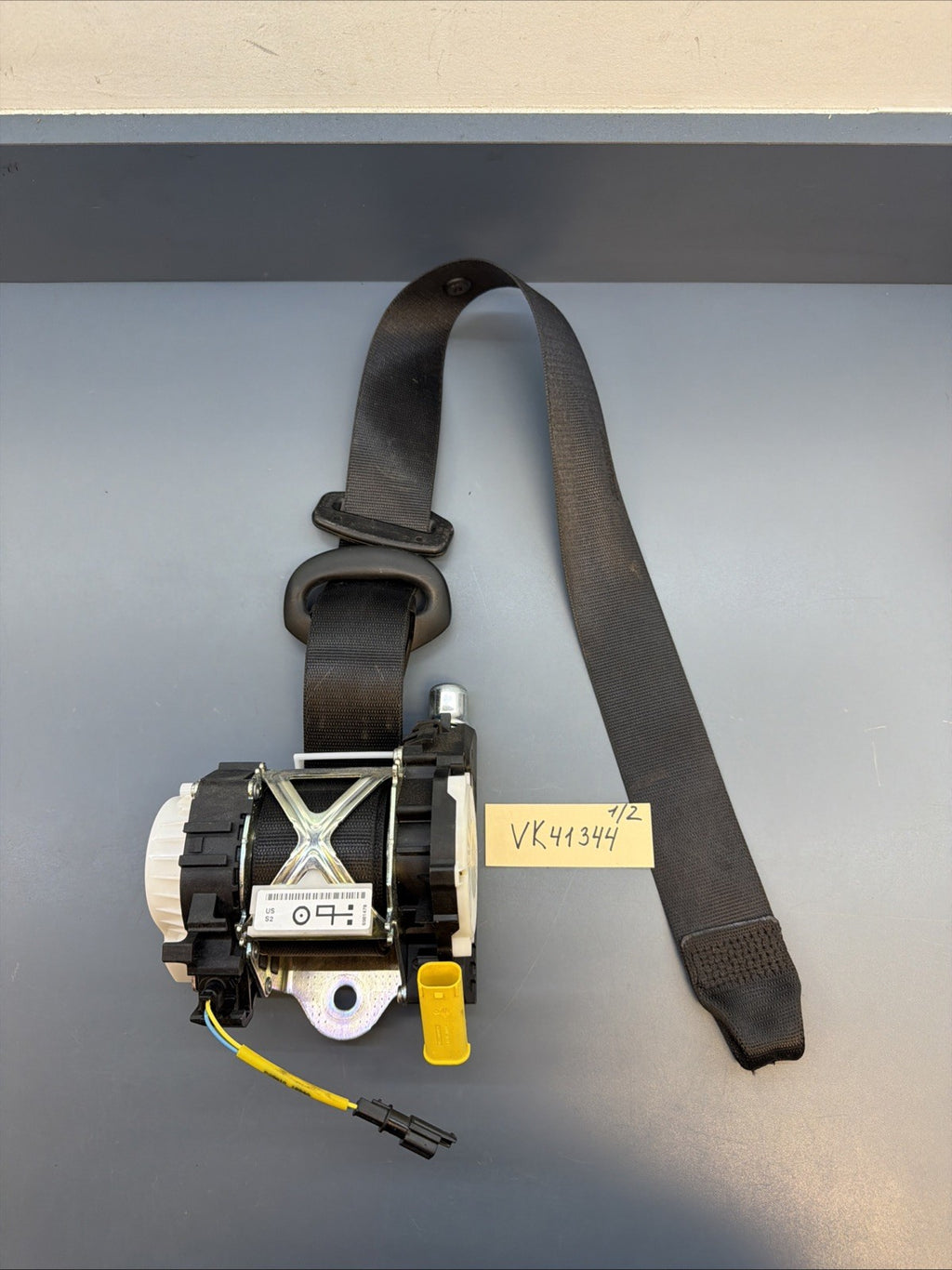 08-13 BMW E88 128i 135i Front Right Passenger Side Convertible Seat Belt OEM