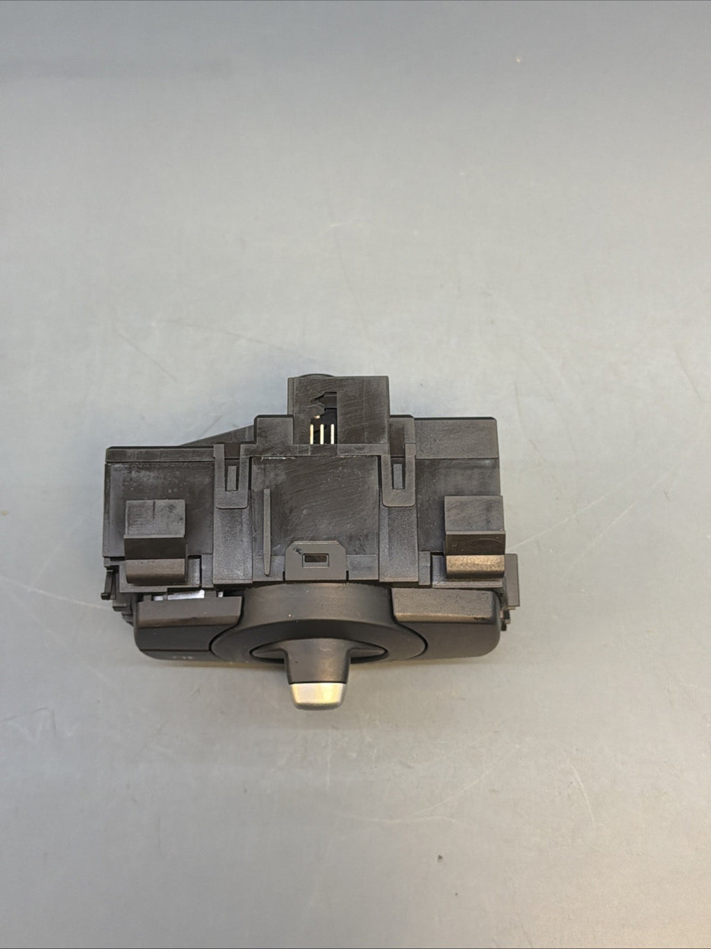 BMW E82 E88 E90 E91 E84 X1 335I XDRIVE 328I HEADLIGHT SWITCH UNIT 9169398