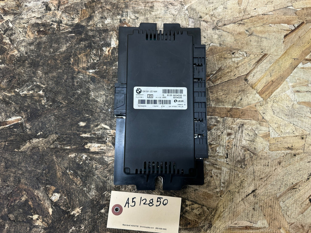 BMW 2009-2013 E90 LCI FOOTWELL LIGHTING CONTROL MODULE OEM 9204532 OR 9204535