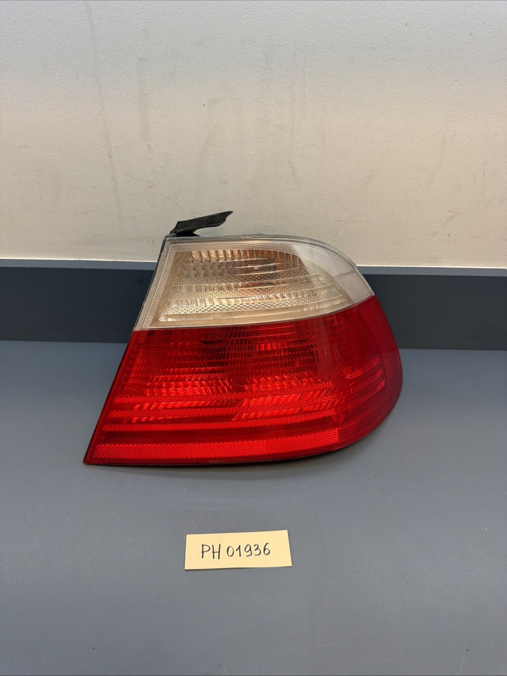BMW 00-03 E46 325 330 Coupe Right PASSANGER Outer Tail Light 63218383826 8383826