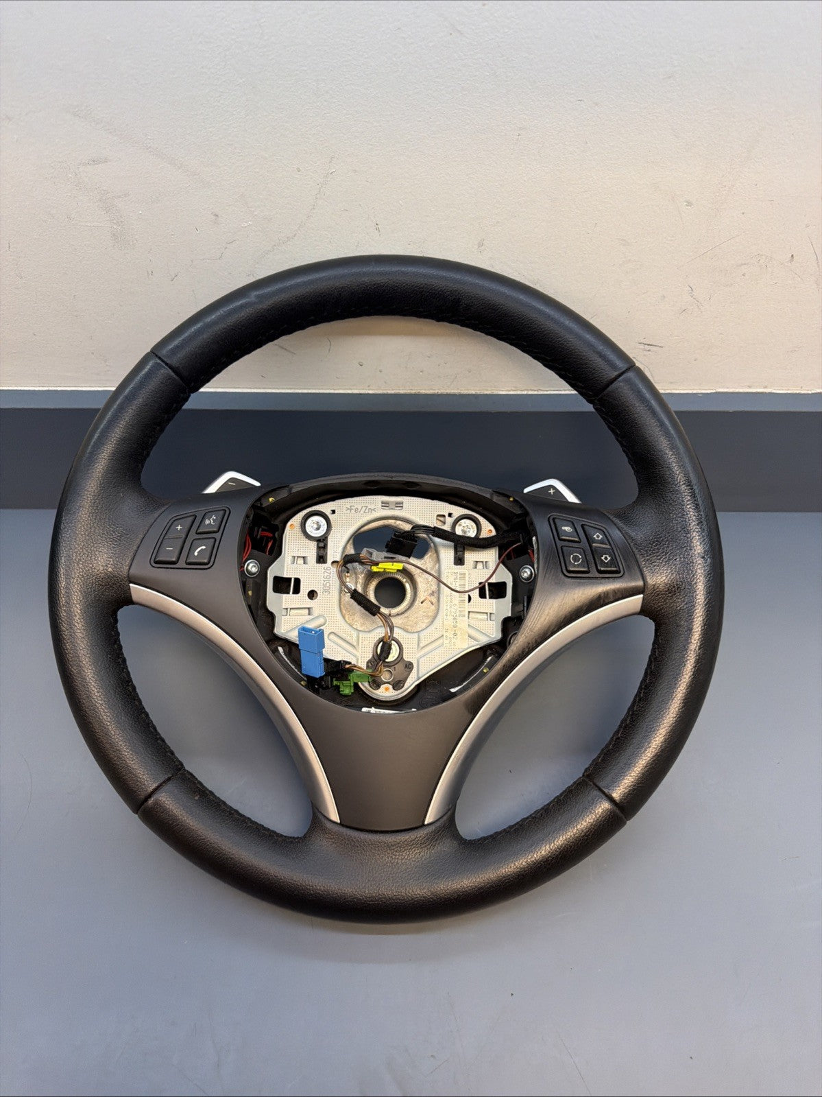 06-11 BMW E90 3 SERIES BLACK LEATHER SPORT STEERING WHEEL W PADDLES 6795858