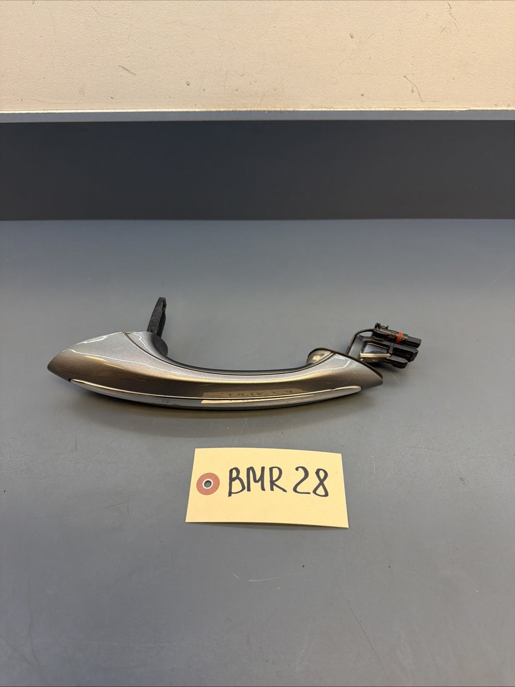 2014-2016 F10 OEM BMW DOOR HANDLE RIGHT REAR KEYLESS 7305283