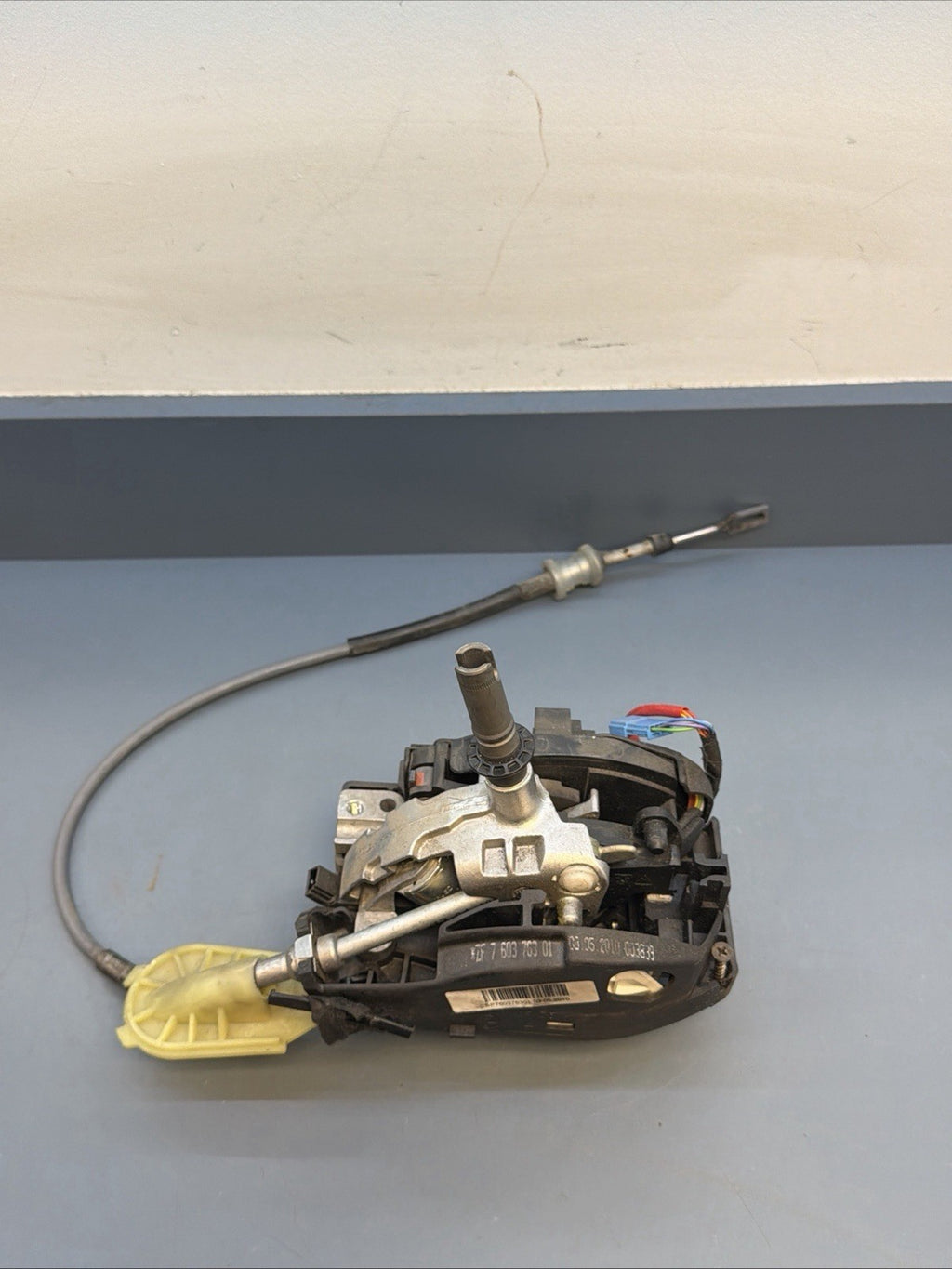 BMW 2006-2013 E90 E92 AUTOMATIC TRANSMISSION GEAR SELECTOR/SHIFTER OEM 7603763
