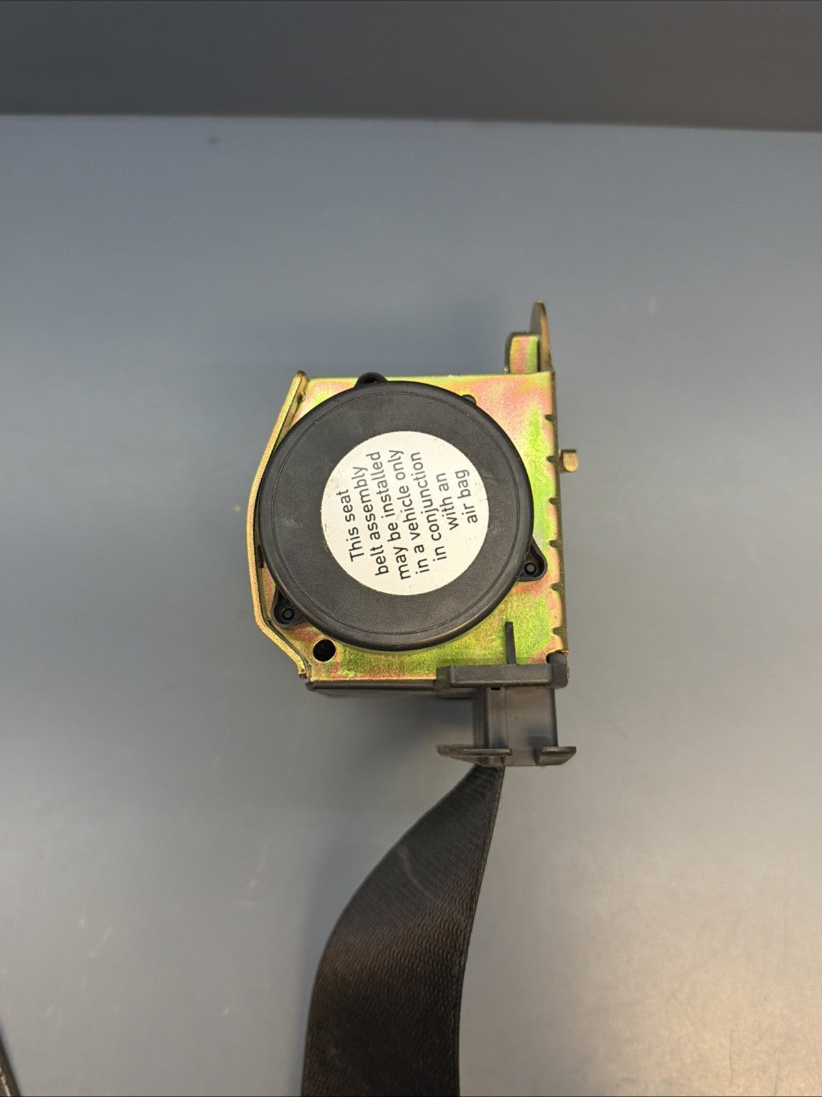 2001-2005 BMW 325i E46 Front Right Side Seat Belt Retractor 7008684 Black OEM