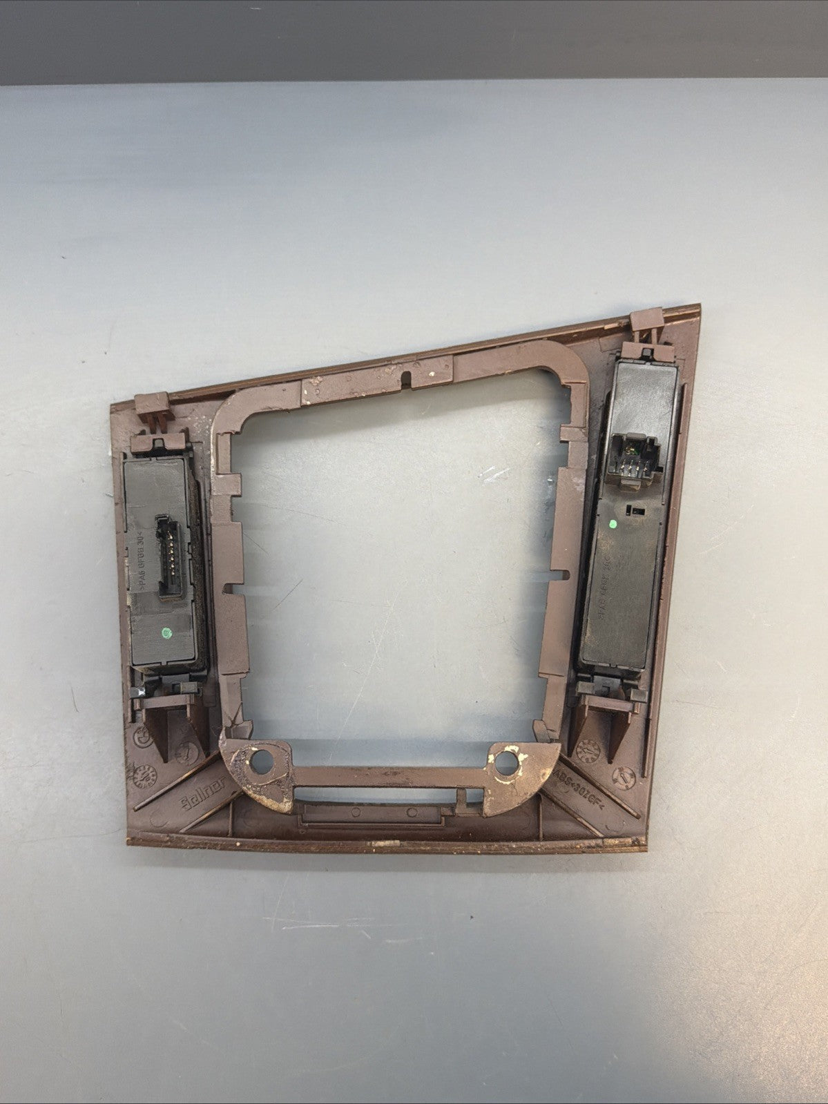 99-06 BMW E46 3-SERIES SEDAN SHIFTER BEZEL SURROUND WOOD GRAIN TRIM 8209456