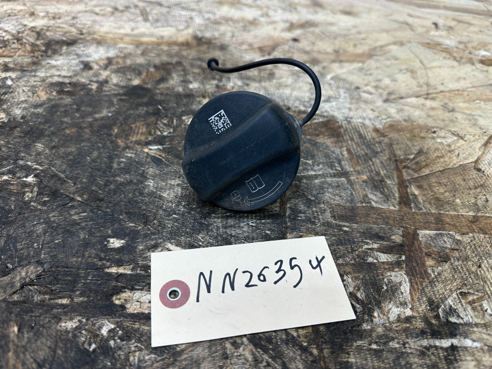 BMW E60 E90 F30 FUEL FILLER GAS CAP BLACK OEM 7222391