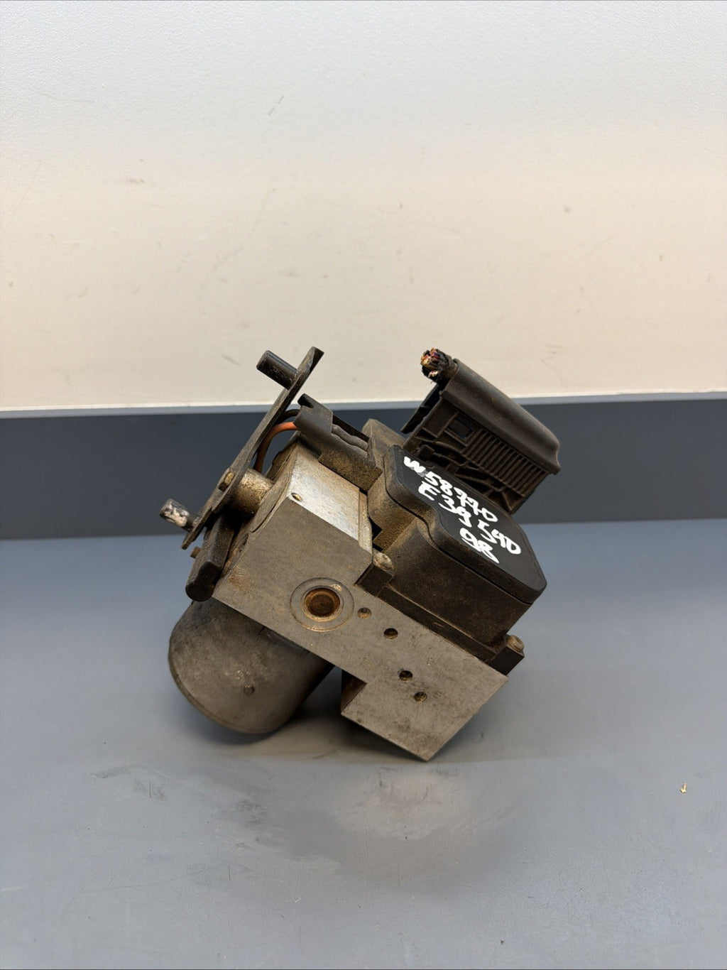 BMW E39 E38 ABS Module Hydraulic Anti Lock Brake Pump 1164241