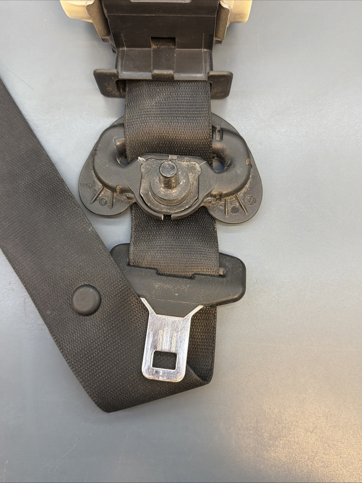 08-13 BMW E90 E92 E93 M3 OEM Coupe Front Left Seat Belt Retractor Black 34023561