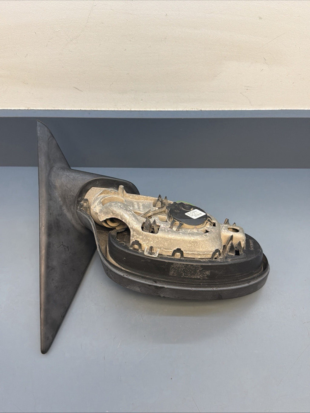 2007-2008 BMW 328i Front Right Passenger Side Door Rear View Mirror 7075626 OEM