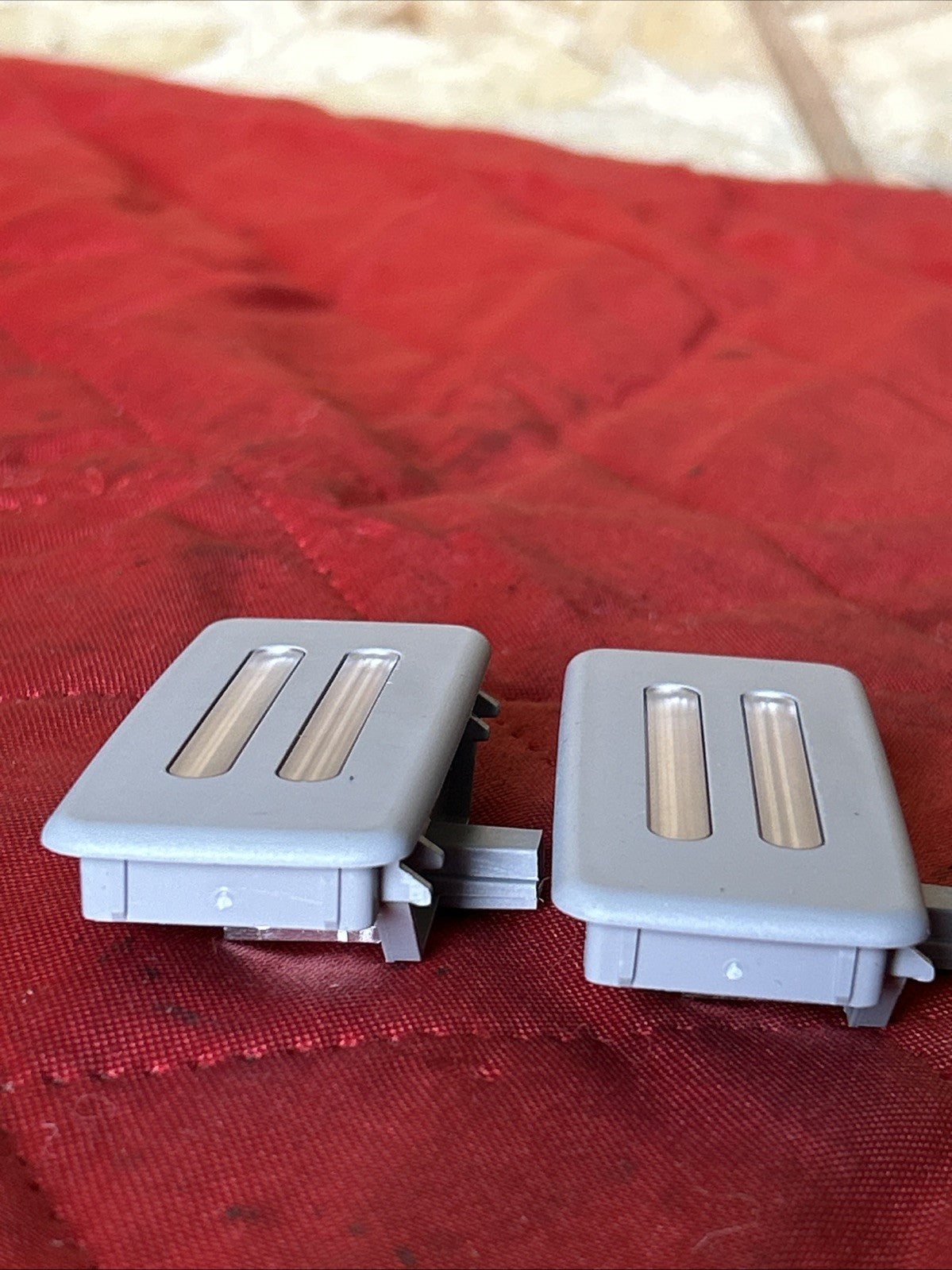 06-11 BMW E60,E61,E90,E91,E92 SUN VISOR INTERIOR LIGHT 6962011 SET OF 2 GREY