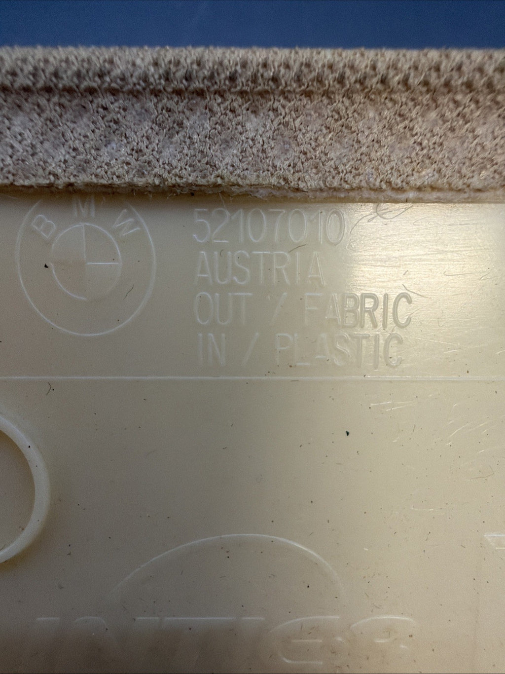 2004-2010 BMW E60 5 SERIES 528i 530i Third Brake Light Cover 52107010 BEIGE