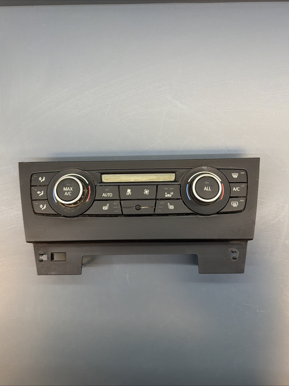 12 13 14 15 BMW X1 3 1 SERIES CLIMATE CONTROL HEATED SEATS OEM 9287624