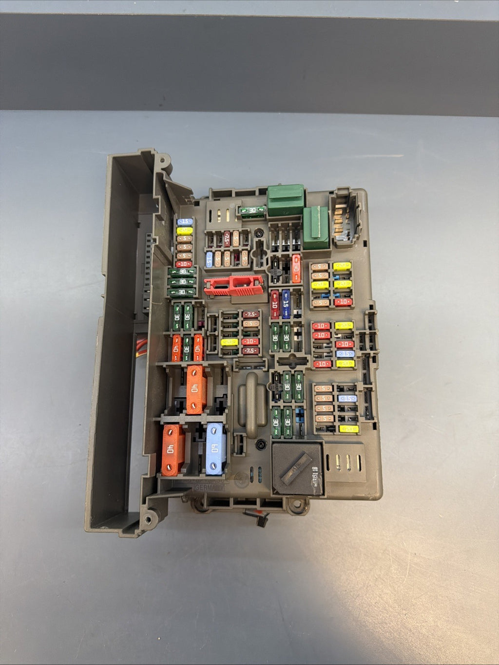 BMW 1 3 X1 Series E90 E91 E84 E87 Fuse Box Front Power Distribution 9119444