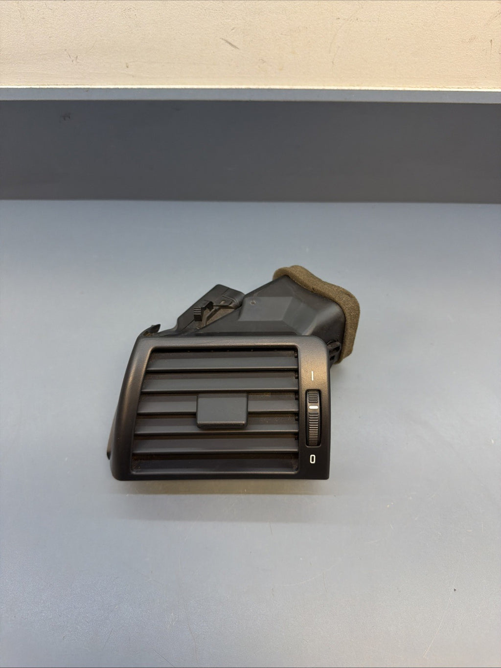 00-06 BMW E46 3 Series Left Air Vent Port A/C Genuine OEM 8361897