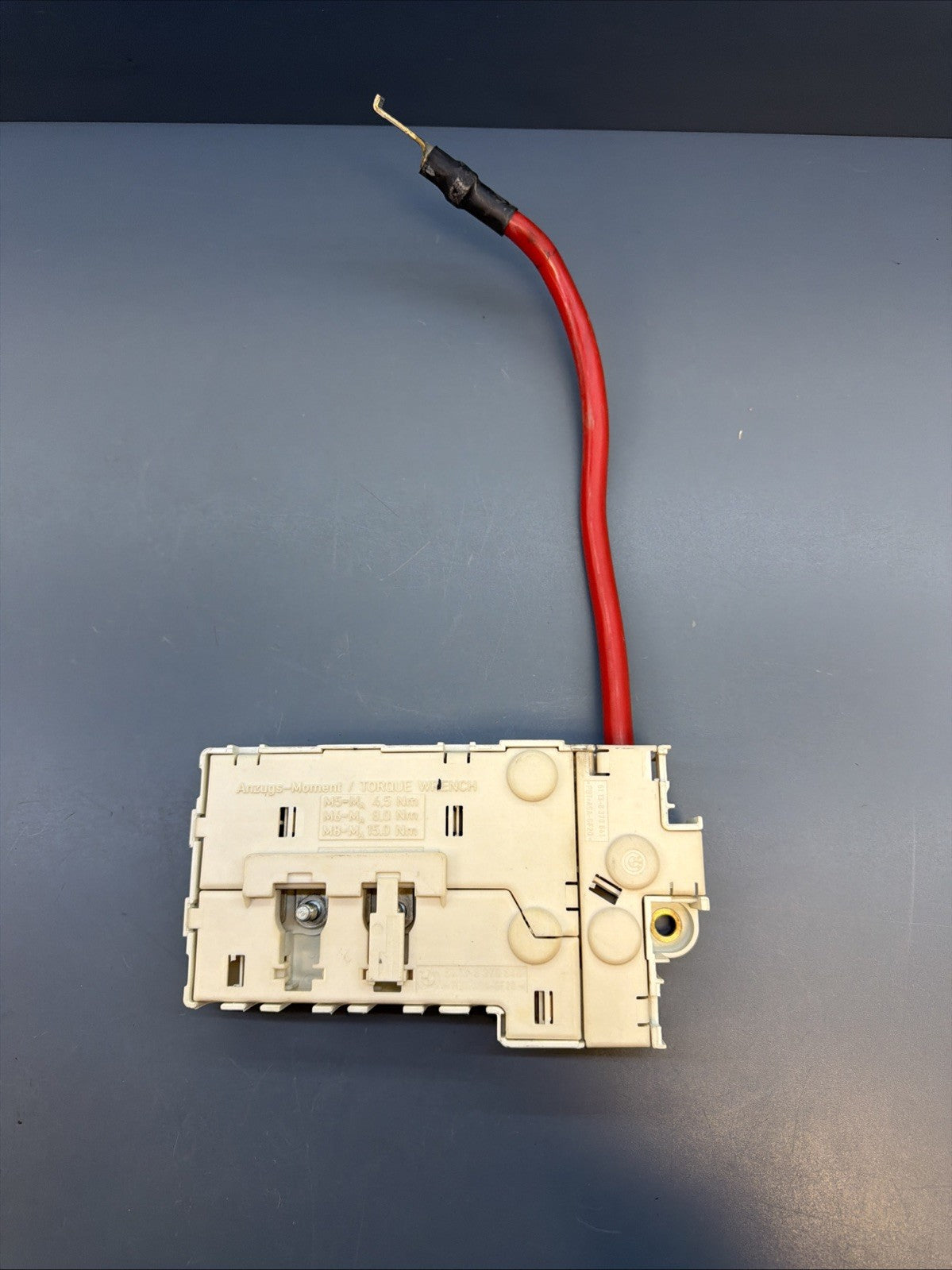 97-03 BMW E39 E38 5/7 Series Rear Trunk Power Distribution Fuse Relay 8370638
