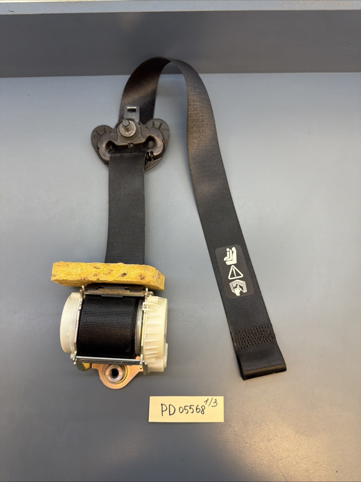 08-13 BMW E90 E92 E93 M3 OEM Coupe Front Right Seat Belt Black 34016740
