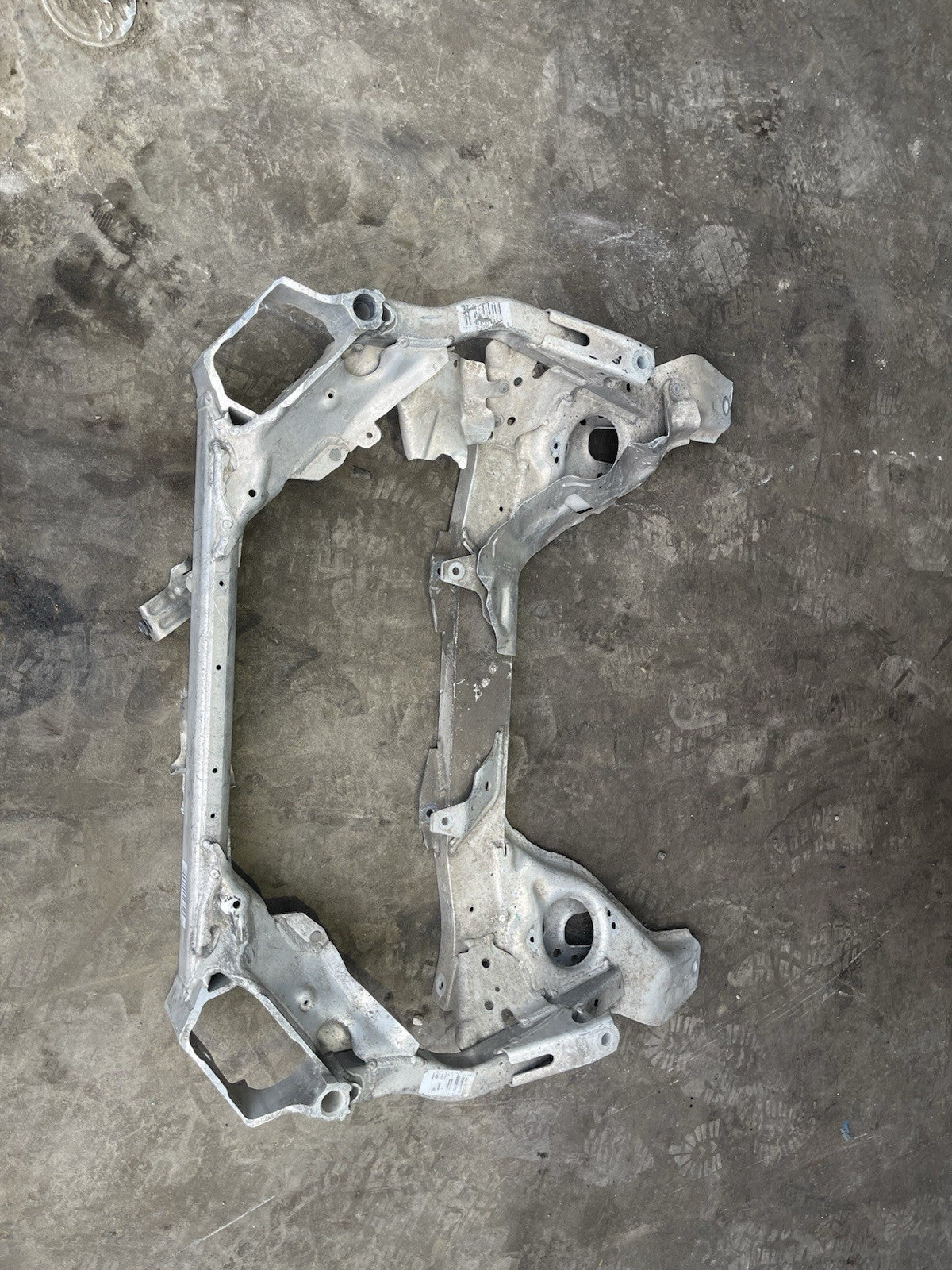 06-13 BMW E90 E91 E92 325I 328I 330I 335I FRONT SUBFRAME CROSSMEMBER RWD