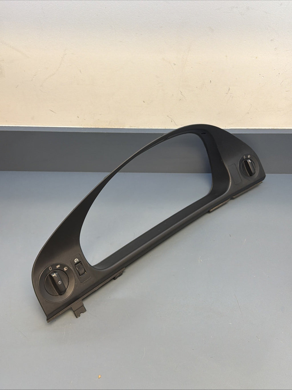 97-03 BMW E39 5 SEREIS Speedometer Cluster Trim Bezel w/ Switches Black 8159735