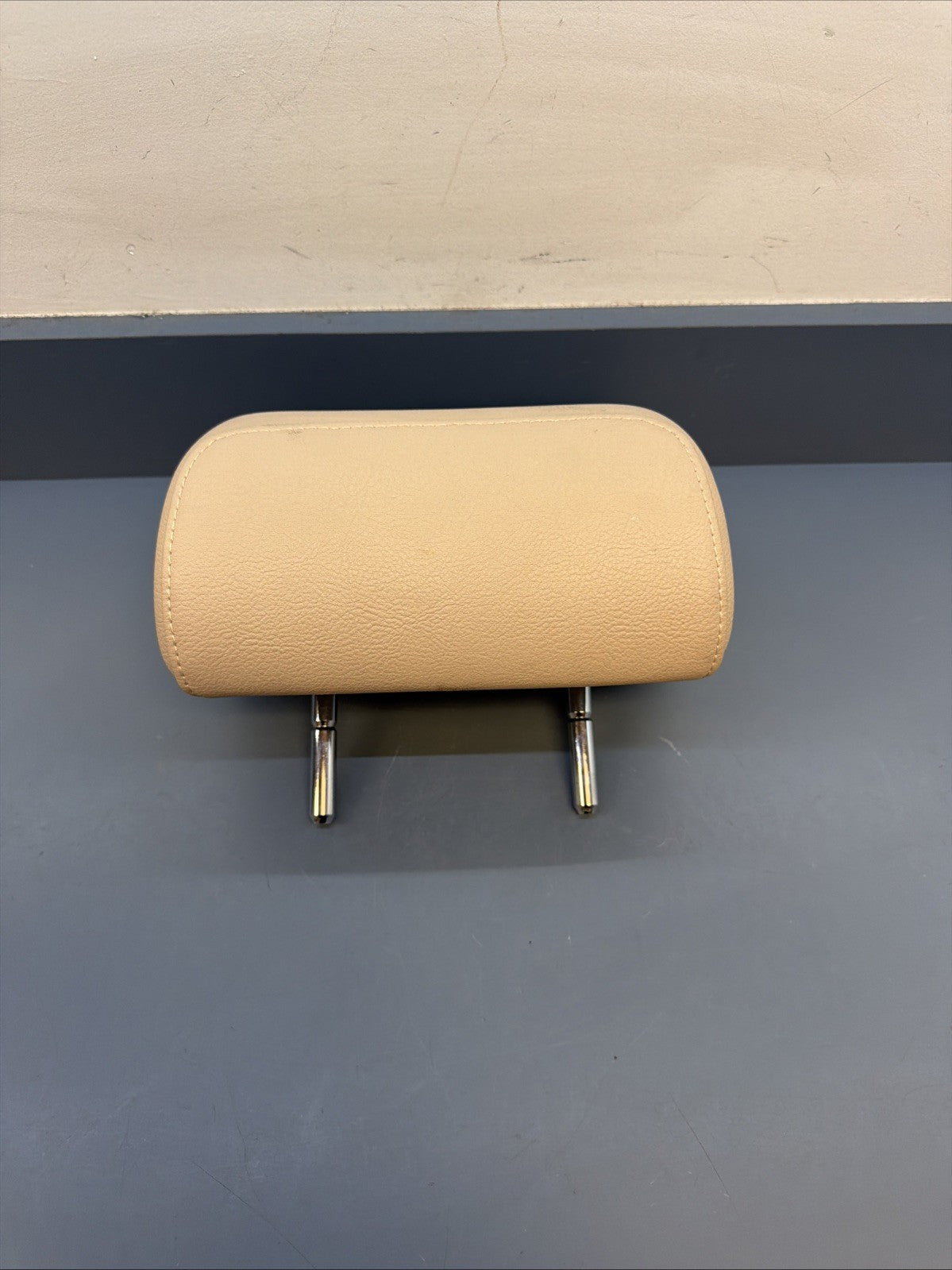 01-06 BMW 325i E46 Rear Left or Right Seat Head Rest Headrest BEIGE OEM 8255032