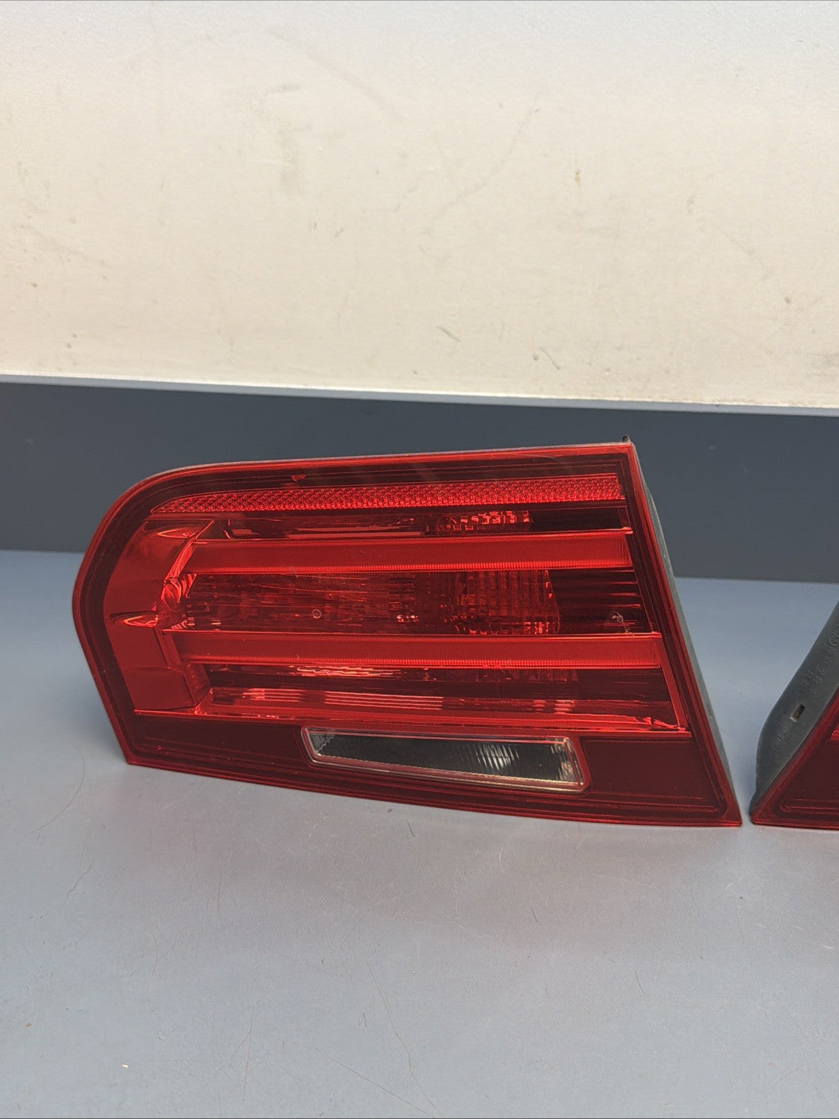 12-2015 BMW F30 3-SERIES REAR INNER LEFT & RIGHT TAIL LIGHT SET 7259915 7259916