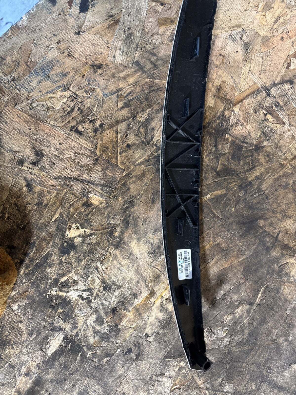 04 05 06 BMW X3 E83 REAR LEFT DRIVER SIDE DOOR STRIP HANDLE UPPER TRIM OEM D34