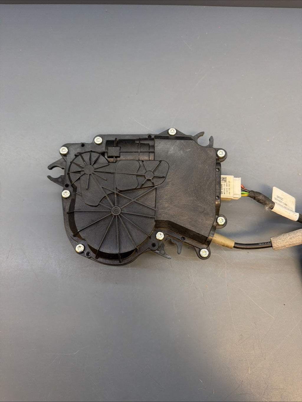2011- 2017 BMW X3 F25 Rear Tailgate Soft Power Lock Actuator Motor OEM 912935