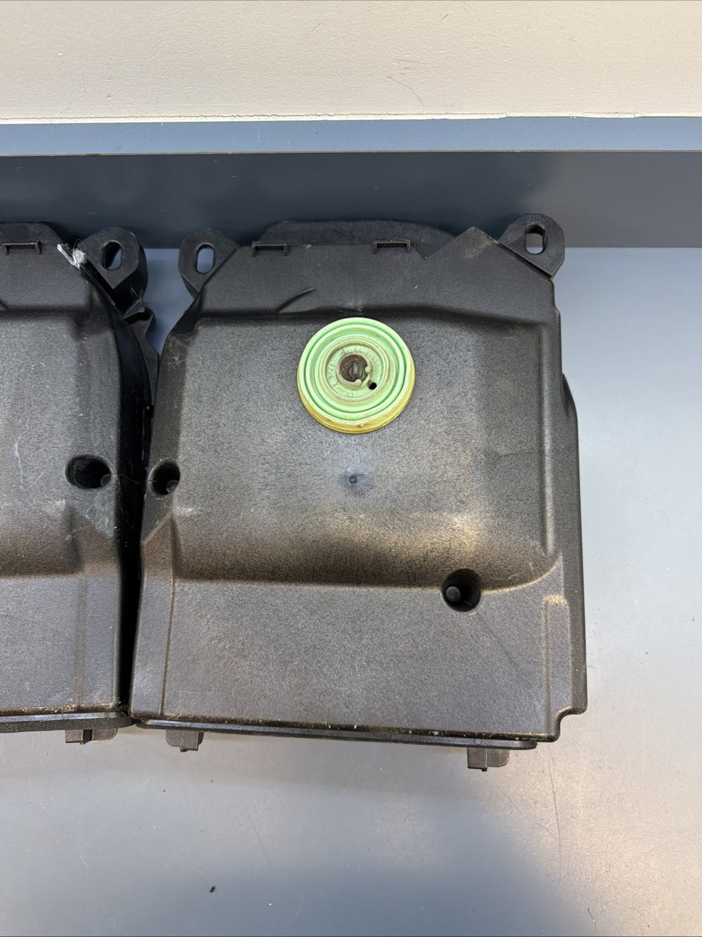 08-13 BMW E92 E90 3 SER FRONT LEFT & RIGHT HI-FI SUBWOOFER SET 9143143 9143144