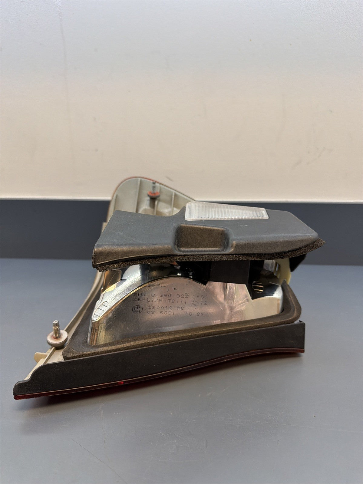1999 2000 BMW 323I 328I OEM PASSENGER RIGHT SIDE TAILLIGHT 8364922